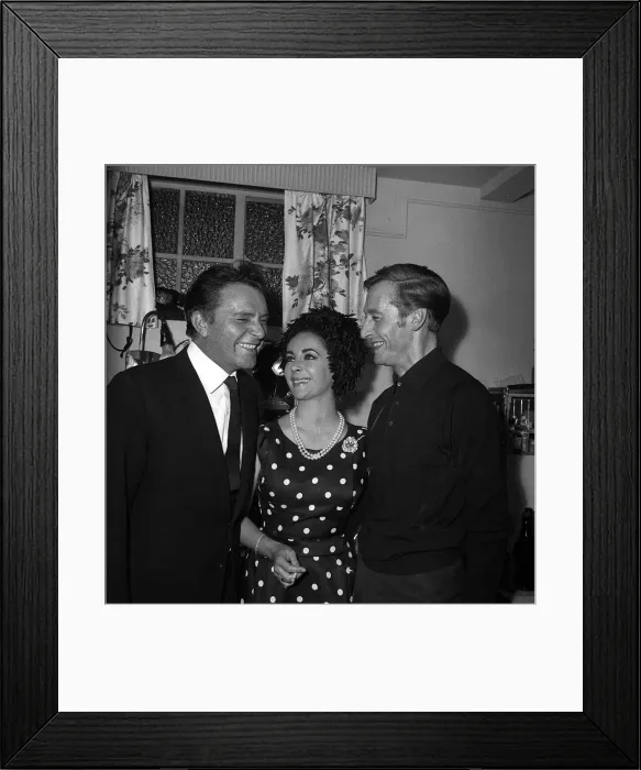 Framed Print : Richard Burton actor Aug 1963 with his actress wife Elizabeth Taylor talking to actor
