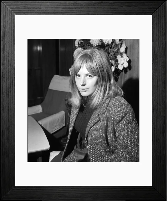 Framed Print : Marianne Faithfull singer and actress Dec 1964 Framed Print : Marianne Faithfull singer and actress Dec 1964