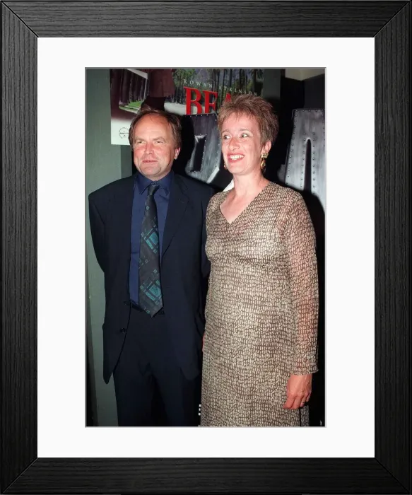 Framed Print : Clive Anderson lawyer TV Presenter May 1997 at the premier of the film Mr Bean with his Framed Print : Clive Anderson lawyer TV Presenter May 1997 at the premier of the film Mr Bean with his