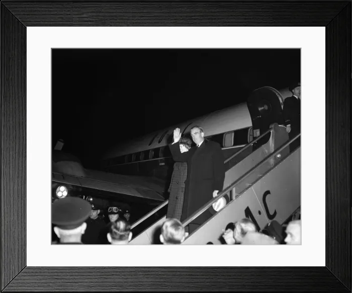 Framed Print : Suez Crisis 1956 Anthony Eden leaving Britain for a holiday in Jamaica Framed Print : Suez Crisis 1956 Anthony Eden leaving Britain for a holiday in Jamaica