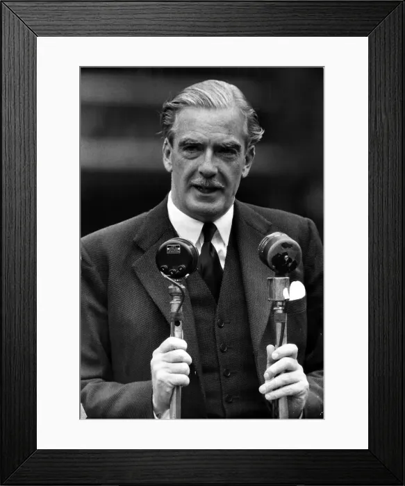 Framed Print : Sir Anthony Eden later the Earl of Avon seen here making a speech during the suez crisis