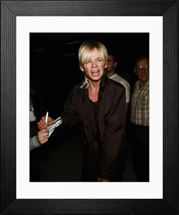 Framed Print : Radio and TV Presenter Zoe Ball - July 1999 Arriving in Dublin for the wedding of Framed Print : Radio and TV Presenter Zoe Ball - July 1999 Arriving in Dublin for the wedding of