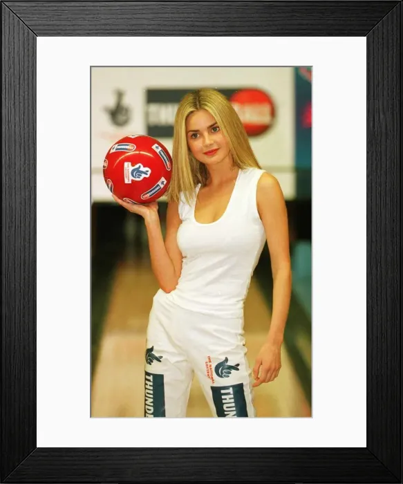Framed Print : Gail Porter TV Presenter June 1999 Launches National Lottery Thunderball Framed Print : Gail Porter TV Presenter June 1999 Launches National Lottery Thunderball