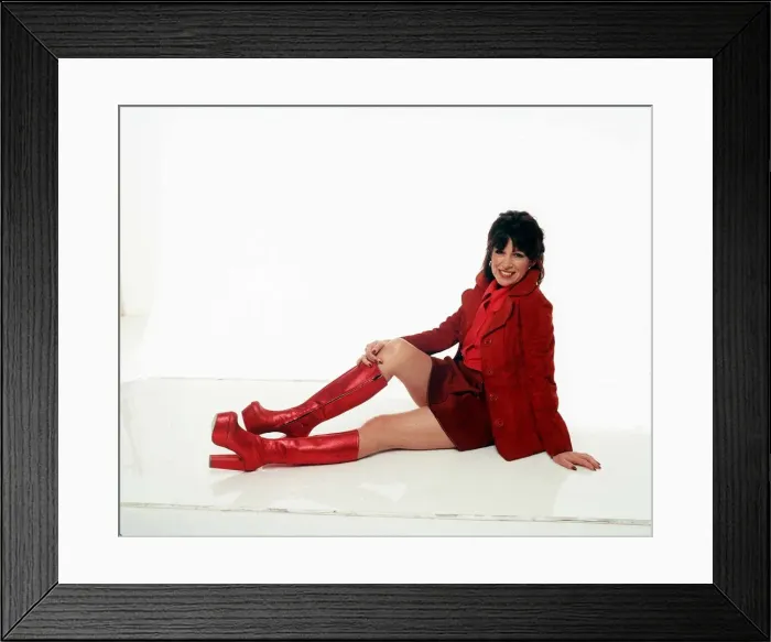 Framed Print : Sally James TV presenter studio shots June 1999 former presenter of childrens TV