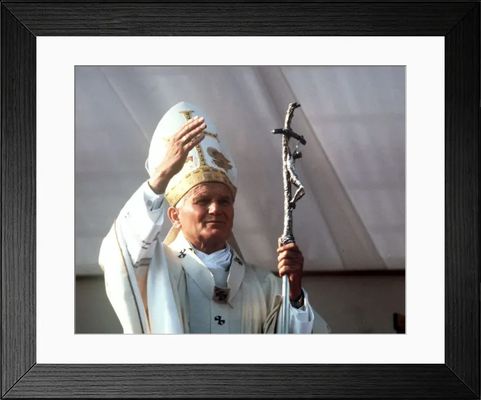Framed Print : Pope John Paul II delivers his blessing while conducting an open air mass in Bellahouston