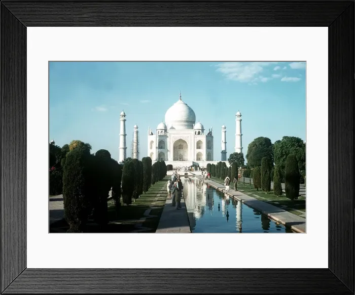 Framed Print : Taj Mahal near Agra U. P in northern India Framed Print : Taj Mahal near Agra U. P in northern India