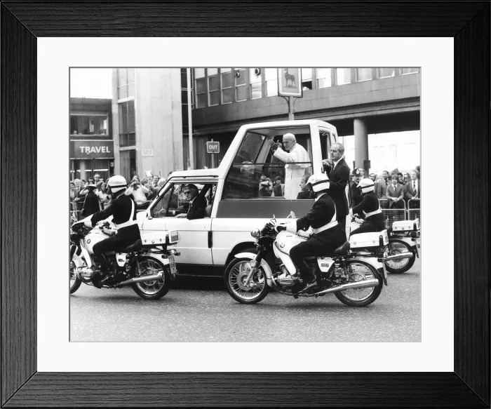 Framed Print : Pope John Paul II Visit to Britain 1982 The Pope waves to the crowds lining his Framed Print : Pope John Paul II Visit to Britain 1982 The Pope waves to the crowds lining his