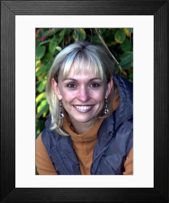 Framed Print : Michaela Strachan TV Presenter October 1999 m2 Framed Print : Michaela Strachan TV Presenter October 1999 m2