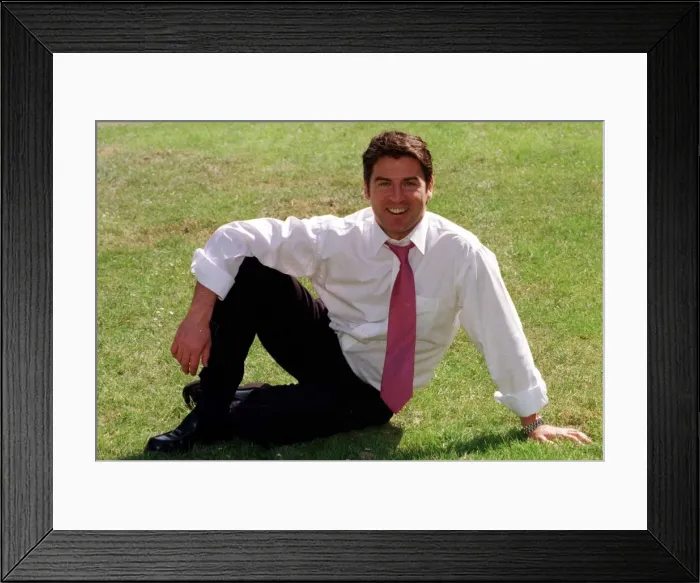 Framed Print : Ross Kelly TV Presenter May 1999 Pictured outside GMTV Studios in London Framed Print : Ross Kelly TV Presenter May 1999 Pictured outside GMTV Studios in London