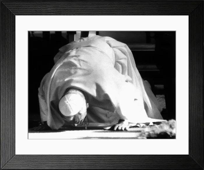 Framed Print : Pope John Paul II visits Britain 29th May 1982 The first Pope to visit Framed Print : Pope John Paul II visits Britain 29th May 1982 The first Pope to visit