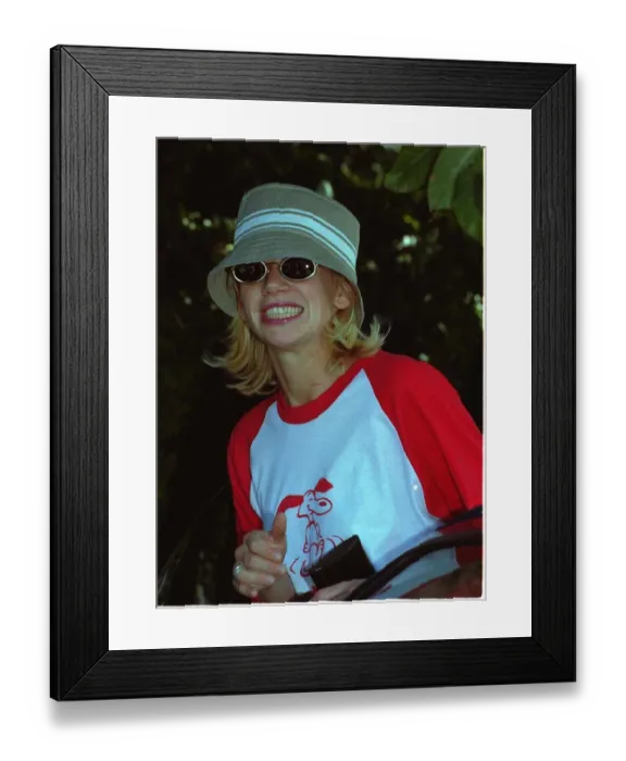 Framed Print : Zoe Ball - Radio One DJ and TV Presenter leaving her house August 1999