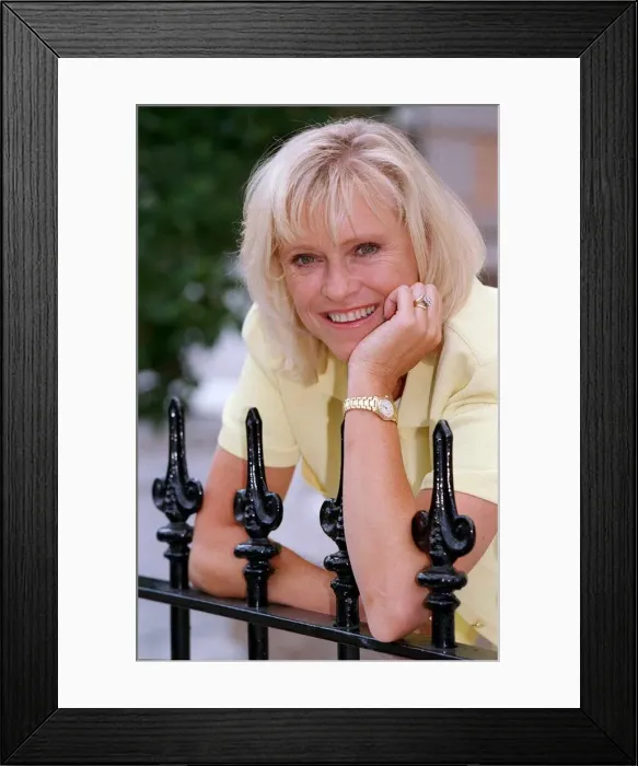 Framed Print : Sue Barker TV Presenter June 1999 Framed Print : Sue Barker TV Presenter June 1999