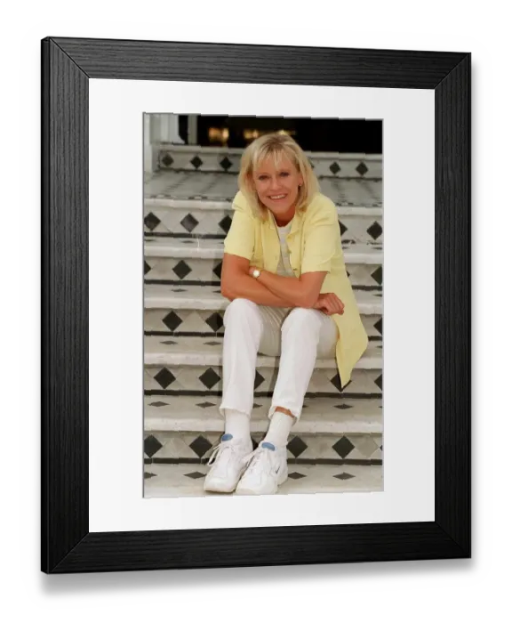 Framed Print : Sue Barker TV Presenter June 1999 Framed Print : Sue Barker TV Presenter June 1999