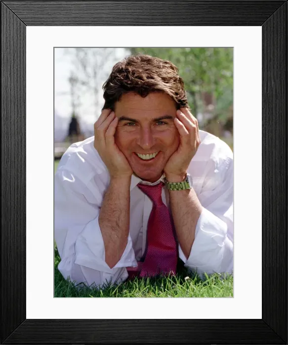Framed Print : Ross Kelly TV Presenter May 1999 Pictured outside GMTV Studios in London Framed Print : Ross Kelly TV Presenter May 1999 Pictured outside GMTV Studios in London