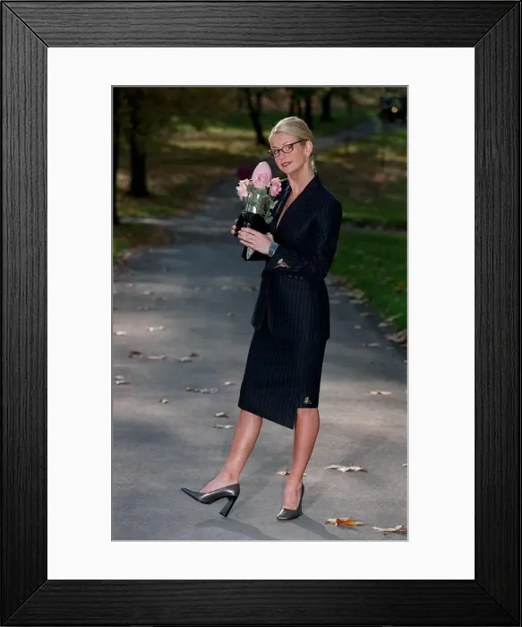 Framed Print : Ulrika Jonsson TV Presenter November 1998 Gladiators tv presenter at the Park Lane