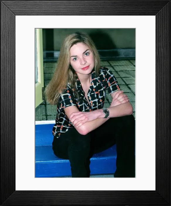 Framed Print : Gail Porter TV Presenter February 1999 at her home in North London Framed Print : Gail Porter TV Presenter February 1999 at her home in North London
