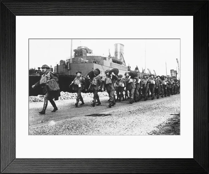 Framed Print : WW2 British soldiers disembark from a troop ship in France carrying their kit bags Framed Print : WW2 British soldiers disembark from a troop ship in France carrying their kit bags
