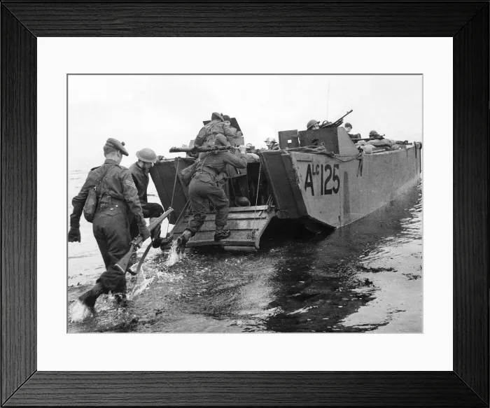 Framed Print : WW2 Raid on France 1942 Troops head for home after a combined operation by Framed Print : WW2 Raid on France 1942 Troops head for home after a combined operation by