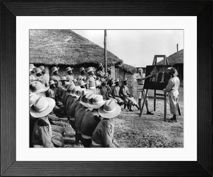 Framed Print : WW2 African recruits learning to speak English at the Engineer Training Centre Framed Print : WW2 African recruits learning to speak English at the Engineer Training Centre