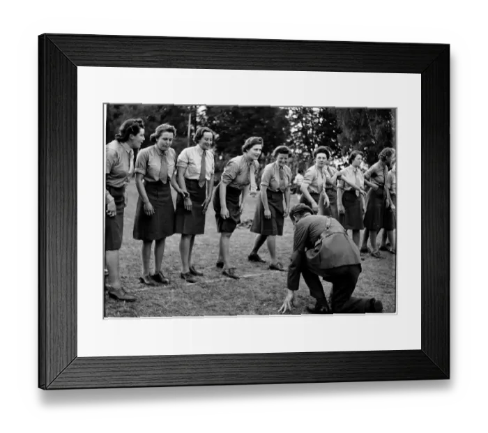 Framed Print : WW2 - June 1945 Competitors in Ladies Race at ATS sports meeting get instruction