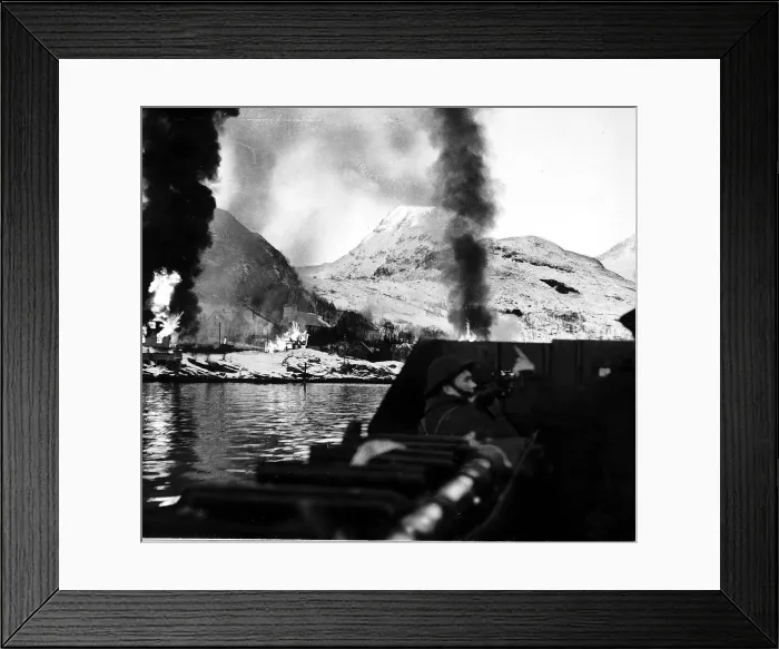 Framed Print : British troops landing under fire at Vaagso & Maaloy Isles Norway. December 1941 Framed Print : British troops landing under fire at Vaagso & Maaloy Isles Norway. December 1941