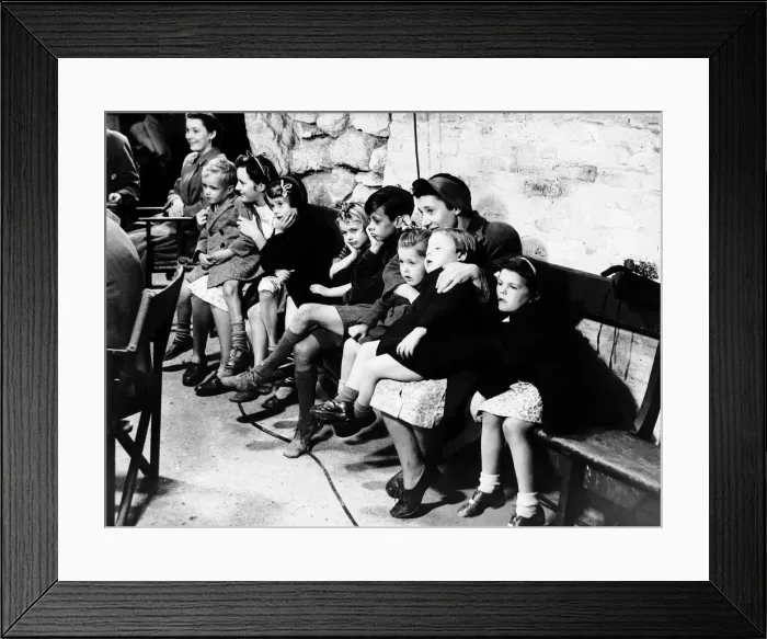 Framed Print : WW2 Women and children sheltering in caves under Dover 1944