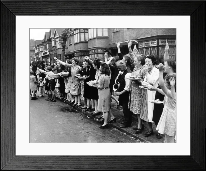 Framed Print : Crowd distributes food and drink to troops leaving for France during WW2 1944 Framed Print : Crowd distributes food and drink to troops leaving for France during WW2 1944