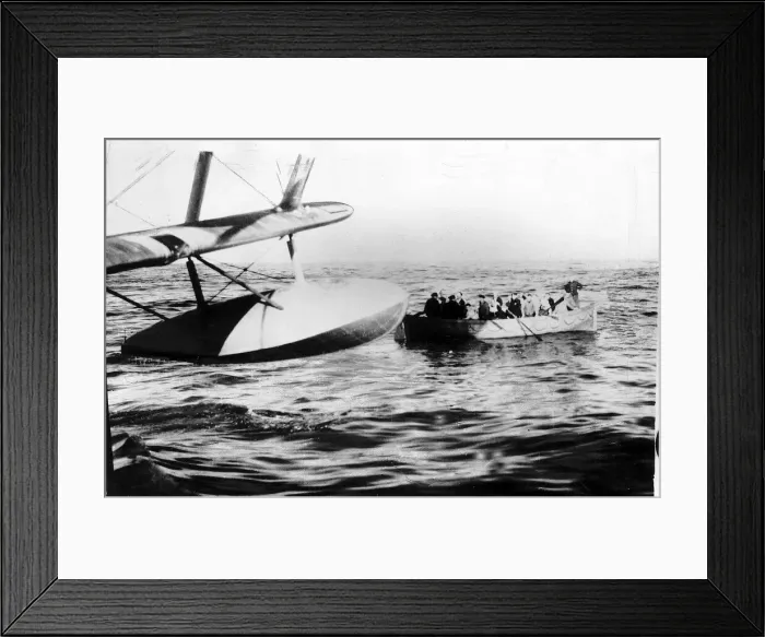 Framed Print : Picture shows the dramatic rescue of the crew of the Sea Venture after it was a attacked