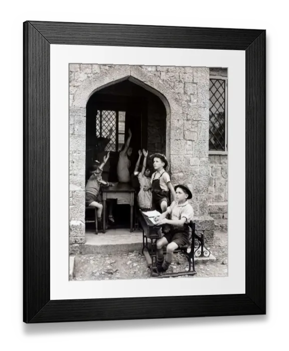 Framed Print : WW2 II Britains youngest doodlebug spotters 9 year old Charlie Boorman Framed Print : WW2 II Britains youngest doodlebug spotters 9 year old Charlie Boorman