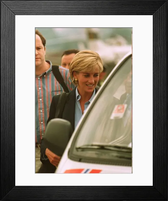 Framed Print : Diana, Princess of Wales makes a three day visit to Bosnia - Herzegovina as part of her
