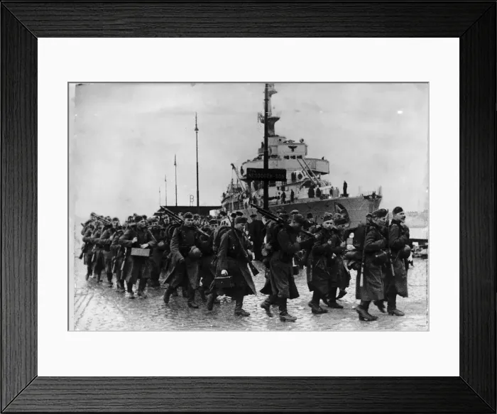Framed Print : WW2 German troops in Oslo Norway 9th April 1940 Troops seen disembarking Framed Print : WW2 German troops in Oslo Norway 9th April 1940 Troops seen disembarking