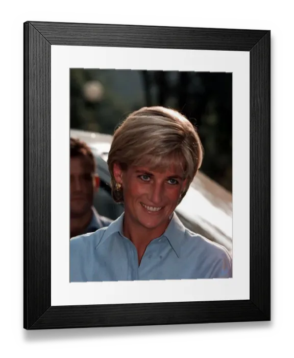 Framed Print : Diana, Princess of Wales makes a three day visit to Bosnia - Herzegovina as part of her