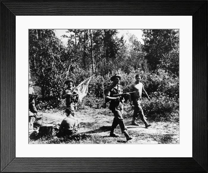 Framed Print : Lt HP Curry (in short sleeved jersey) Sgt A Clynch Private M Glasser Framed Print : Lt HP Curry (in short sleeved jersey) Sgt A Clynch Private M Glasser
