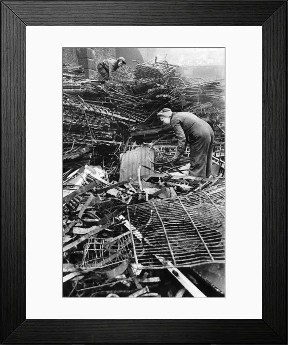 Framed Print : Women scrap locators from the Ministry of Works prepare metal for recycling. WW2