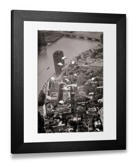 Framed Print : Aerial view of London July 1979. The 11 man team of RAF Falcon parachute dispaly Framed Print : Aerial view of London July 1979. The 11 man team of RAF Falcon parachute dispaly