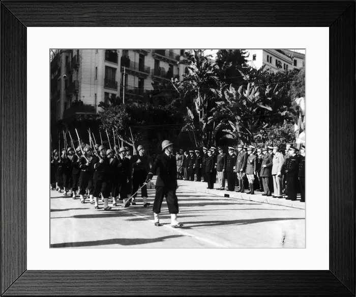 Framed Print : WW2 Parade in Algiers in honour of the Allied soldiers who fell in battle Framed Print : WW2 Parade in Algiers in honour of the Allied soldiers who fell in battle