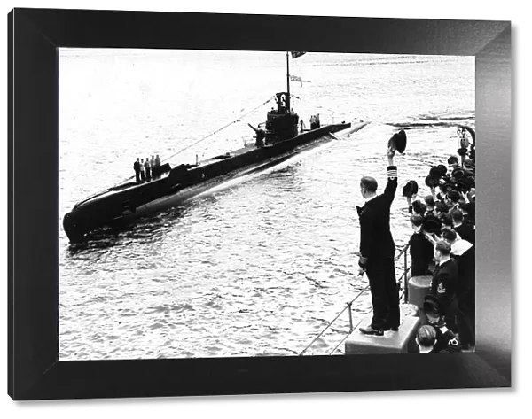 HM Submarine Safari is cheered as she returns safely to port after WW2 patrol. 1945