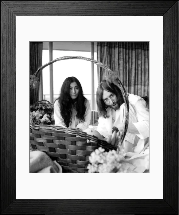 Framed Print : Yoko Ono and John Lennon at their Bed-In for Peace Framed Print : Yoko Ono and John Lennon at their Bed-In for Peace