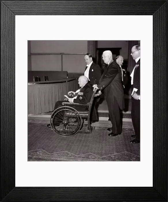 Framed Print : Winston Churchill at Royal Academy annual dinner, May 1963 Framed Print : Winston Churchill at Royal Academy annual dinner, May 1963