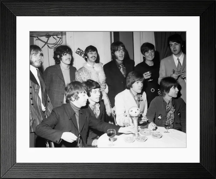 Framed Print : John Lennon and Ringo Starr of The Beatles (back row centre Framed Print : John Lennon and Ringo Starr of The Beatles (back row centre