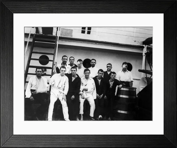 Framed Print : World War One wounded British soldiers on board the hospital ship Pegasus. November 1914 Framed Print : World War One wounded British soldiers on board the hospital ship Pegasus. November 1914