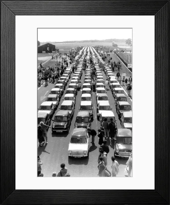 Framed Print : The Mini was 30 years old yesterday August 1989 Mini owners took their cars to