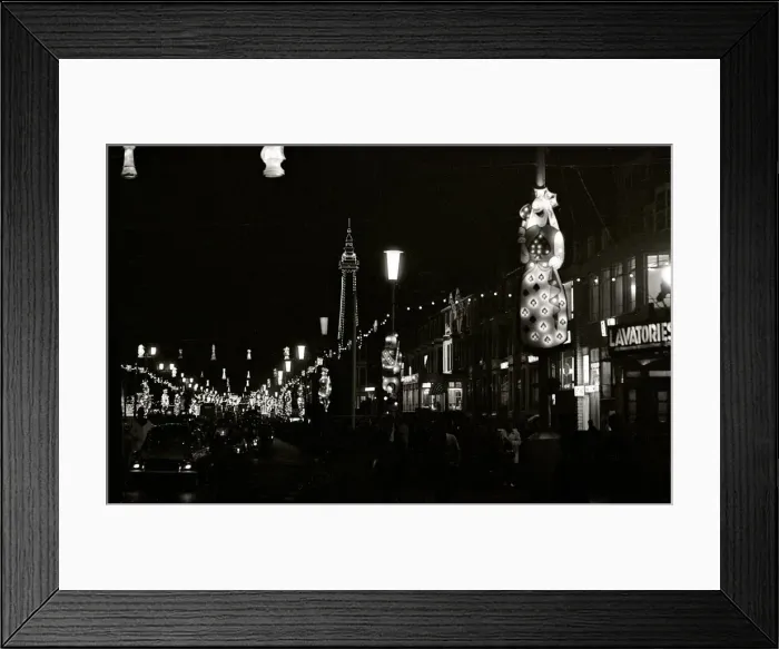 Framed Print : The world famous Blackpool Illuminations in the Lancashire seaside resort