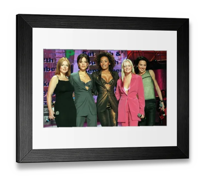Framed Print : The Spice Girls announce more tour dates Left to right: Geri Halliwell Framed Print : The Spice Girls announce more tour dates Left to right: Geri Halliwell
