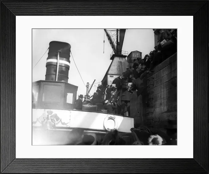Framed Print : World War One Refugees. Antwerp docks refugees embarking on ship Circa 1916