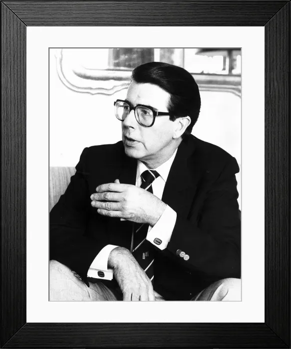 Framed Print : Leslie Crowther actor and TV presenter sitting down Framed Print : Leslie Crowther actor and TV presenter sitting down