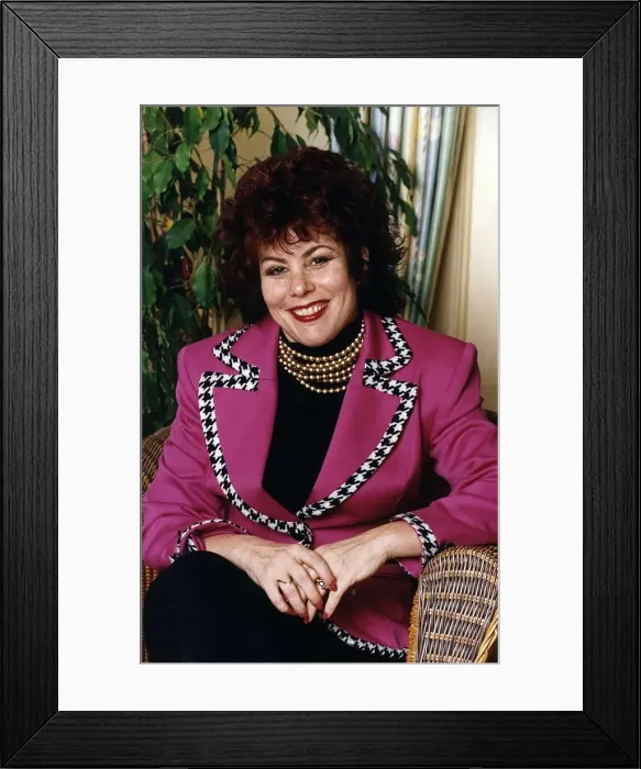 Framed Print : Ruby Wax Tv Presenter in her Holland Park home Framed Print : Ruby Wax Tv Presenter in her Holland Park home