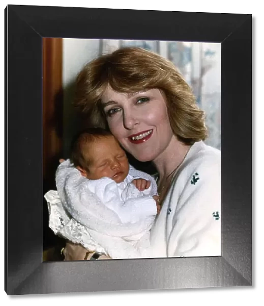 Patrica Hodge actress with her baby March 1989