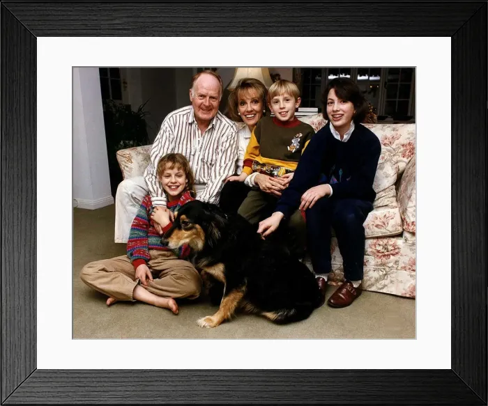 Framed Print : Esther Rantzen TV Presenter from Thats Life'with her family