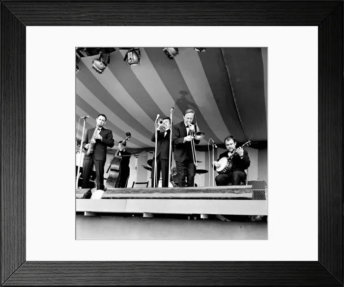 Framed Print : 5th national jazz and blues festival at Richmond, Chris Barber leads his orchestra